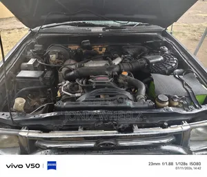 Toyota Hilux 1999 Blue