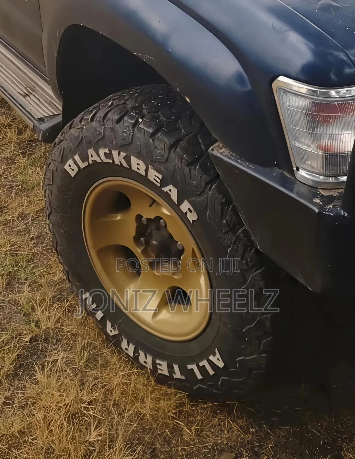 Toyota Hilux 1999 Blue