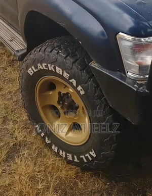 Toyota Hilux 1999 Blue