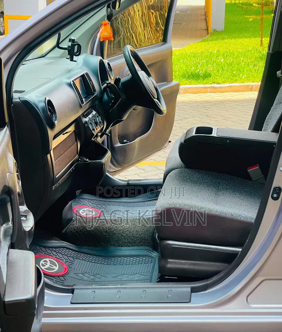 Toyota Passo 2013 Purple