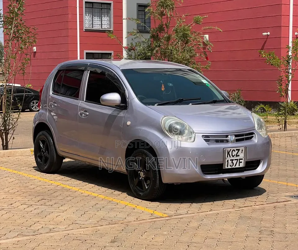 Toyota Passo 2013 Purple