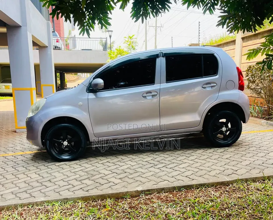 Toyota Passo 2013 Purple