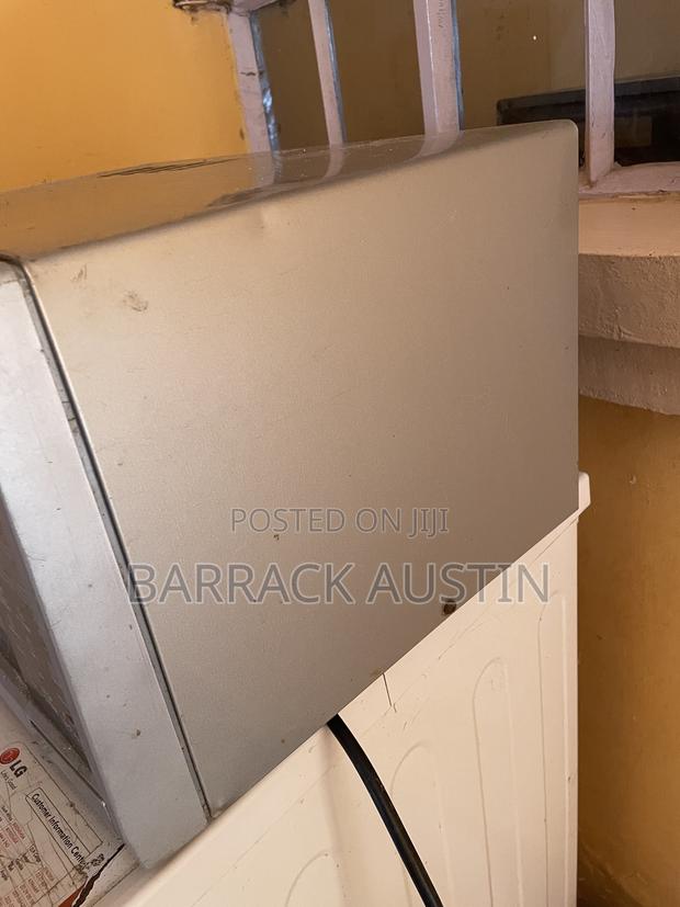 LG Microwave - thumbnail 4