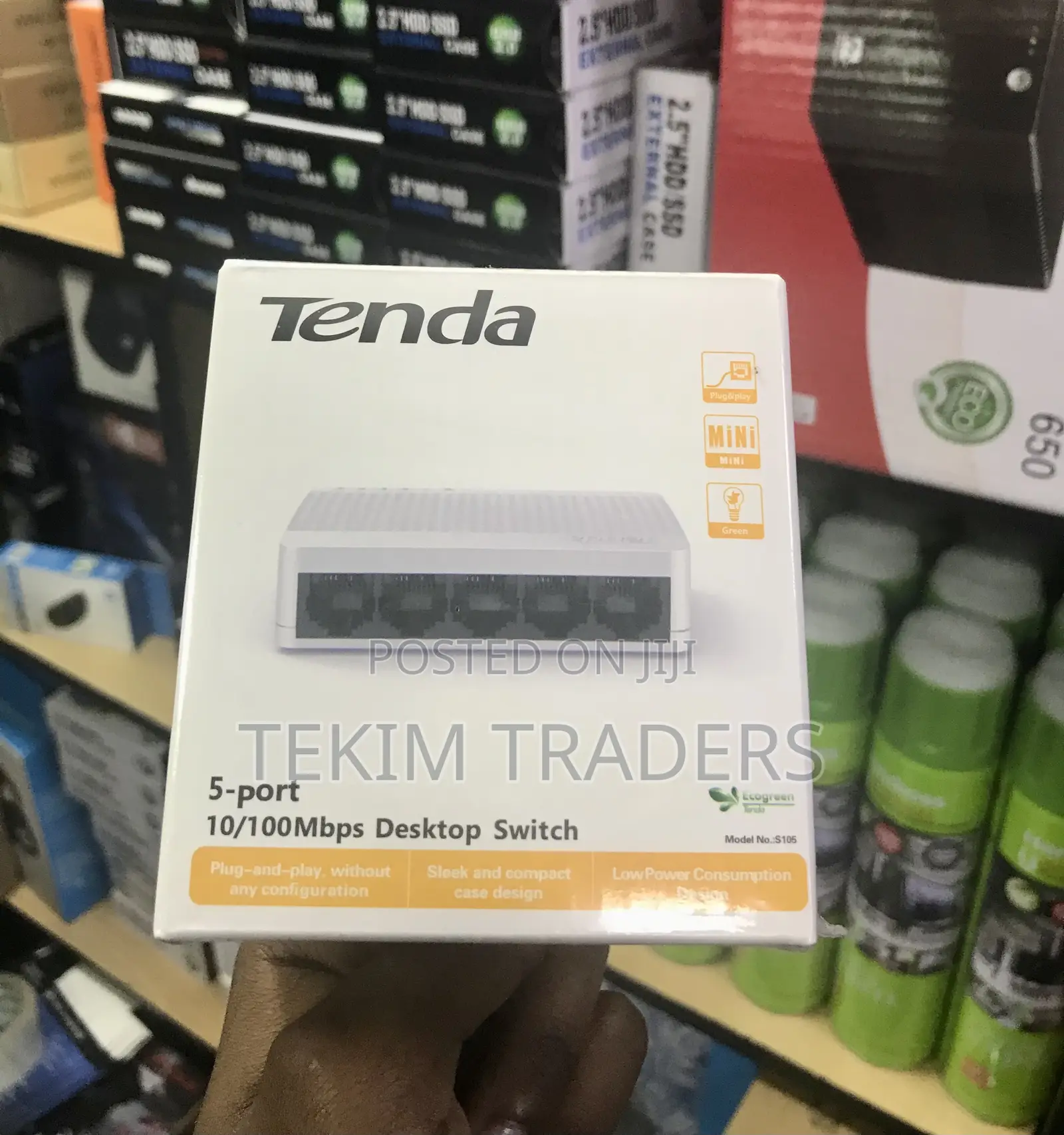 Tenda S105 5 Port 100Mbps Switch Home Office Desk