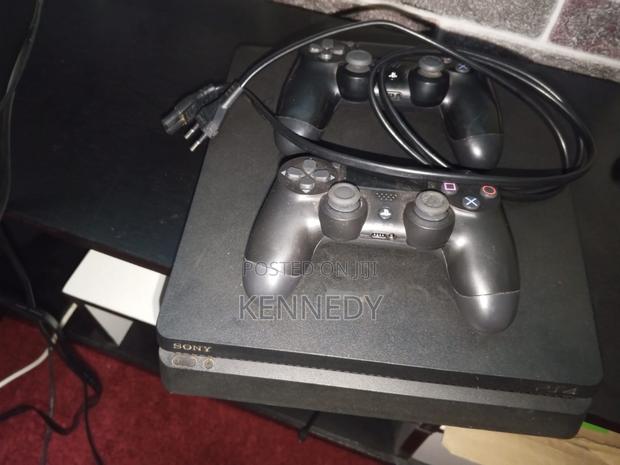 Playstation 4 Slim 1Tb Console Used