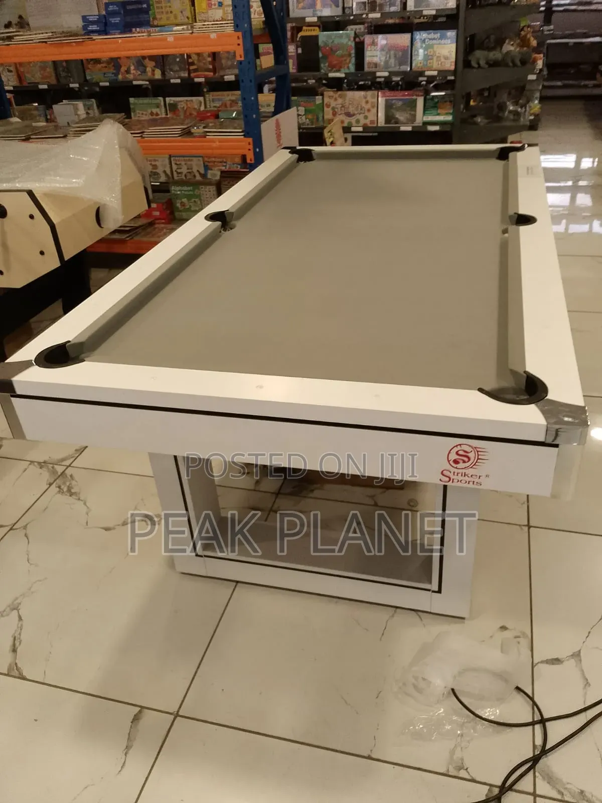 High Quality Pool Table With Balls Cue Sticks