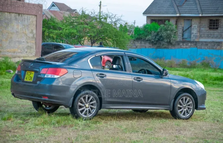 Subaru Legacy 2.5i Sedan 2012 Gray
