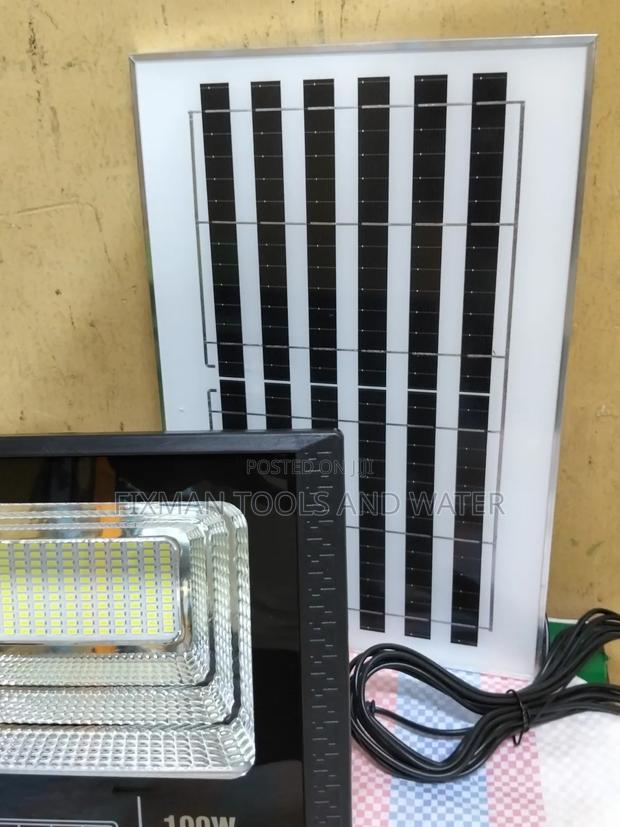Solar Security Flood Light 100watts IP 68 - thumbnail 3