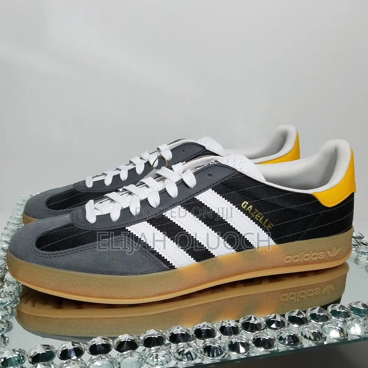 Adidas Gaezelle Indoor “Olympic “
Quality Leather 
Size 39-45