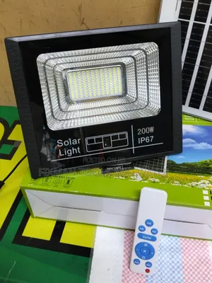 Big Span Ip 68 Solar Lights 200 Watts With Remote and Stands