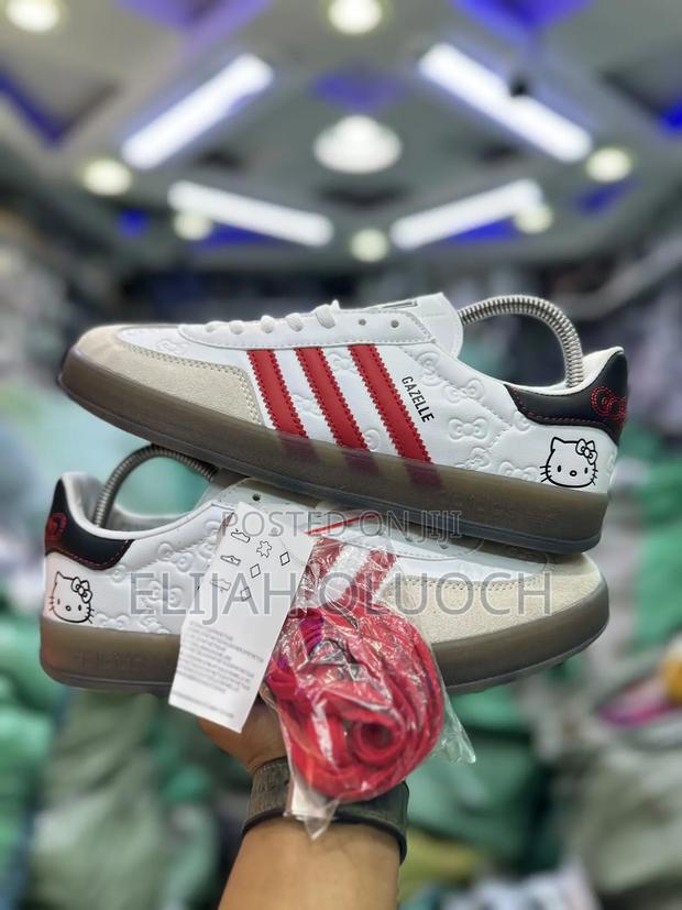 Adidas Gaezelle Indoor “Hello Kitty“
Quality Leather 