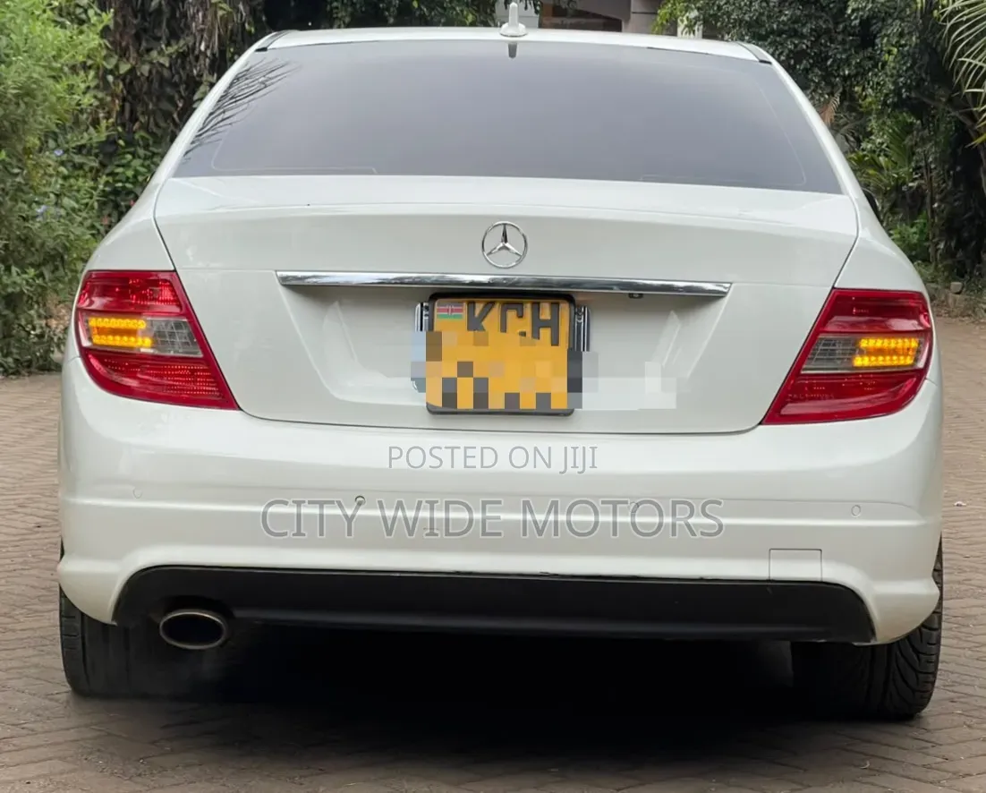 Mercedes-Benz C200 2009 White