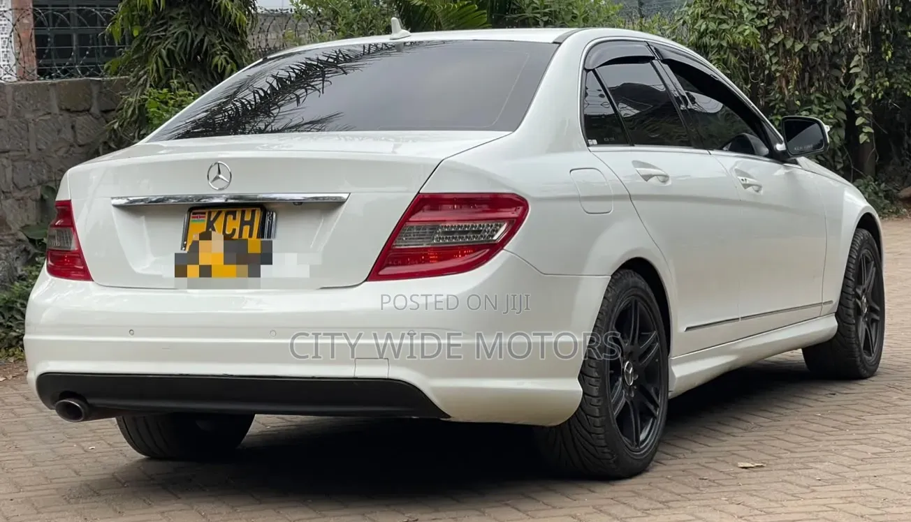Mercedes-Benz C200 2009 White
