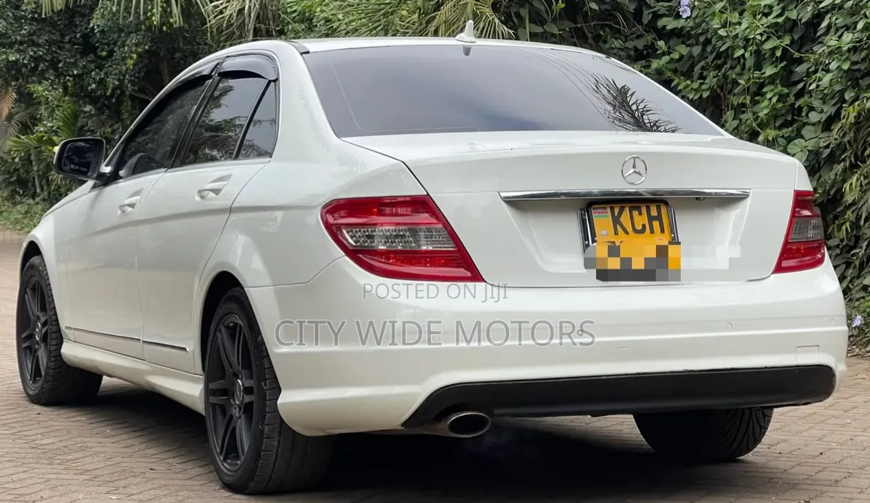 Mercedes-Benz C200 2009 White