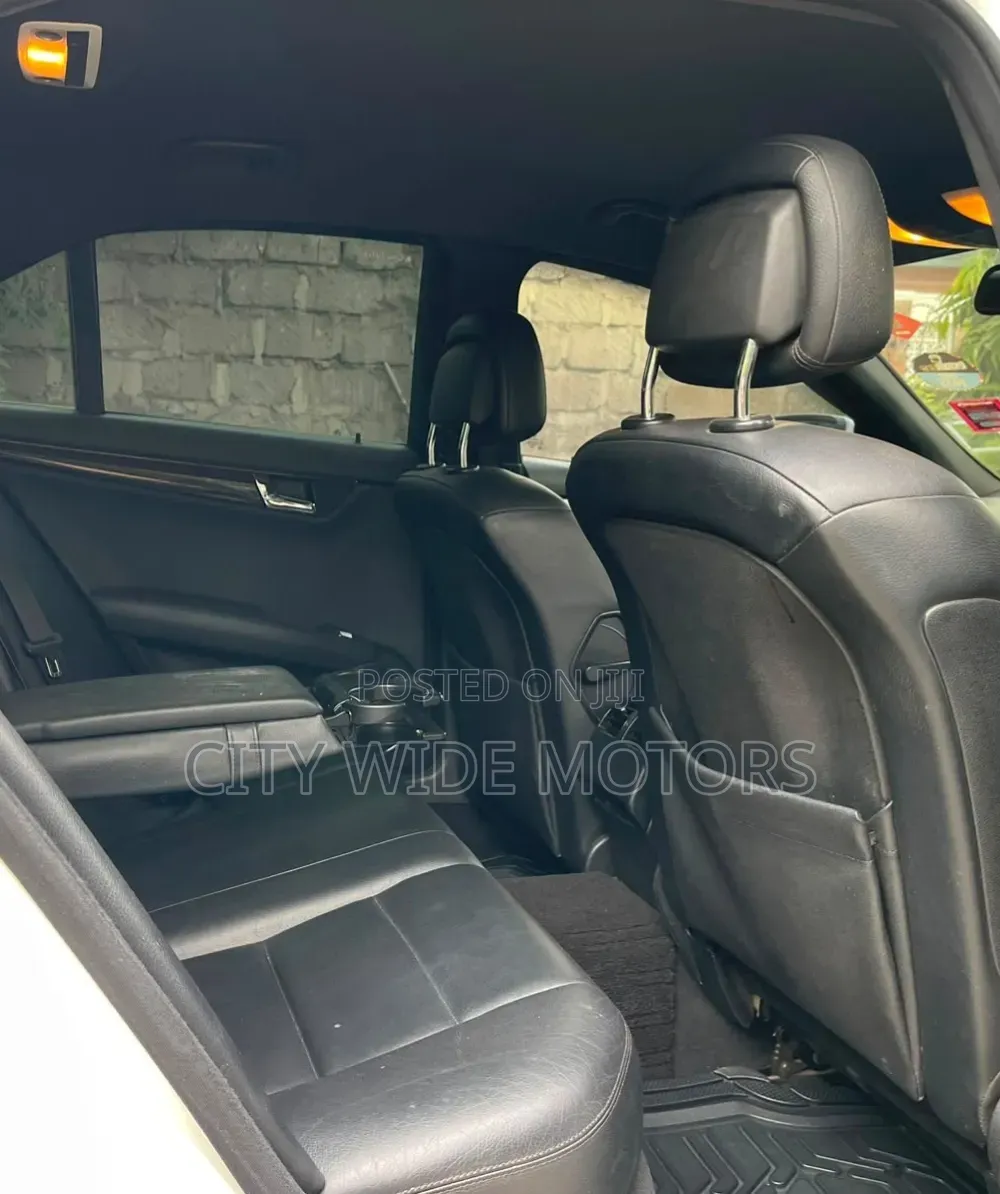 Mercedes-Benz C200 2009 White