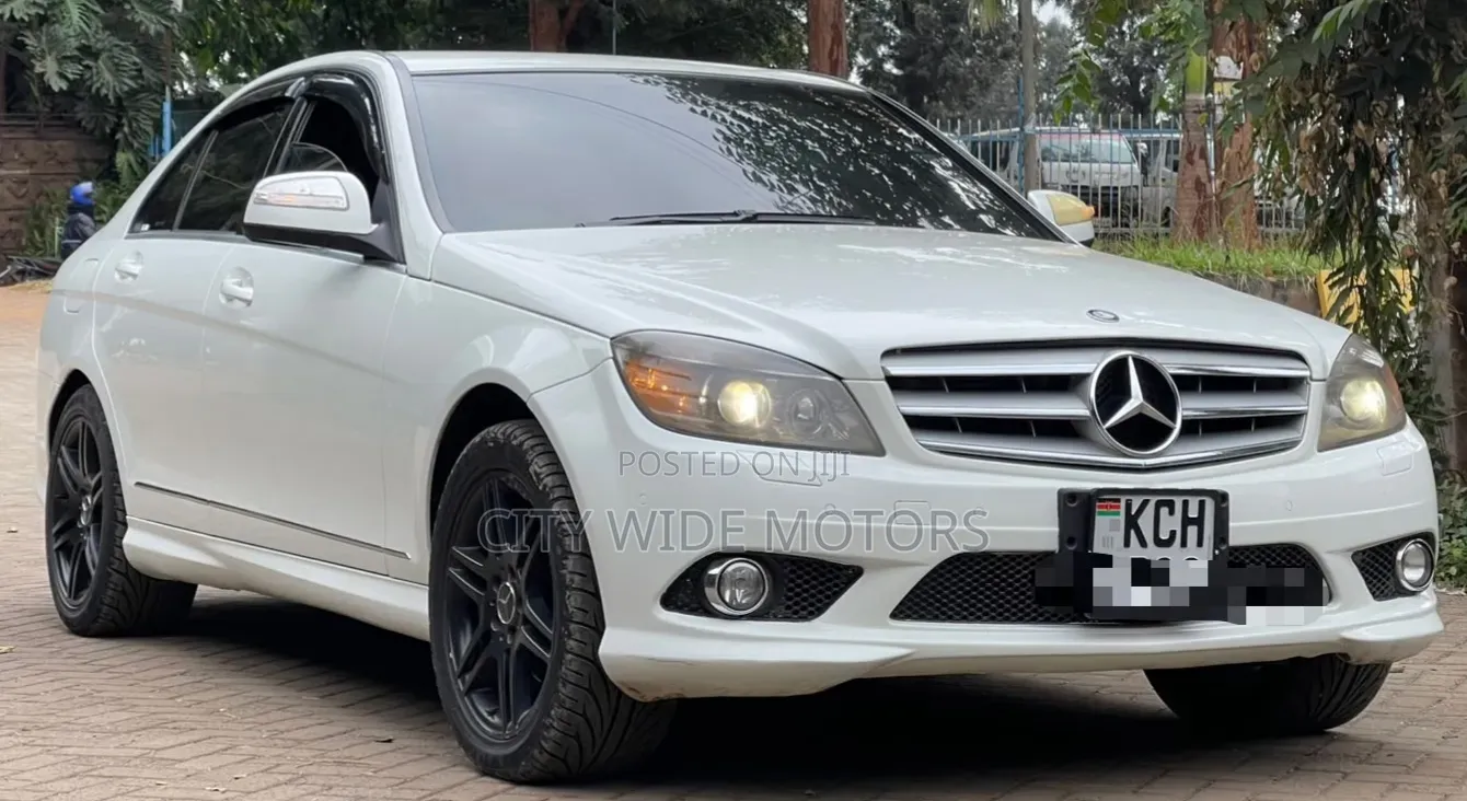 Mercedes-Benz C200 2009 White