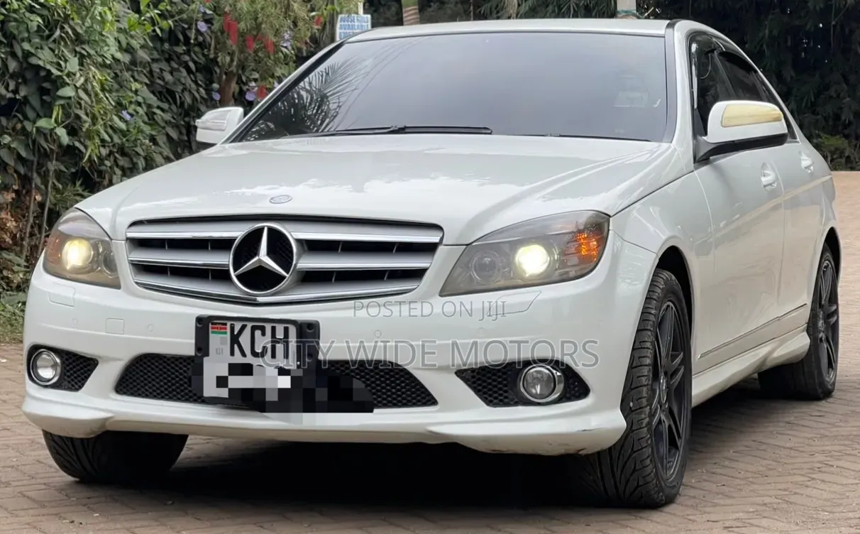 Mercedes-Benz C200 2009 White