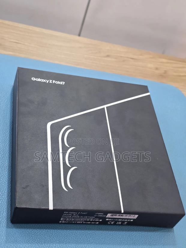 New Samsung Galaxy Z Fold7 256 GB Blue - thumbnail 2