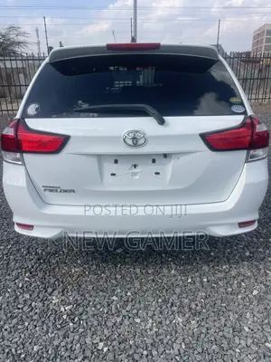 Toyota Corolla Fielder 2019 White