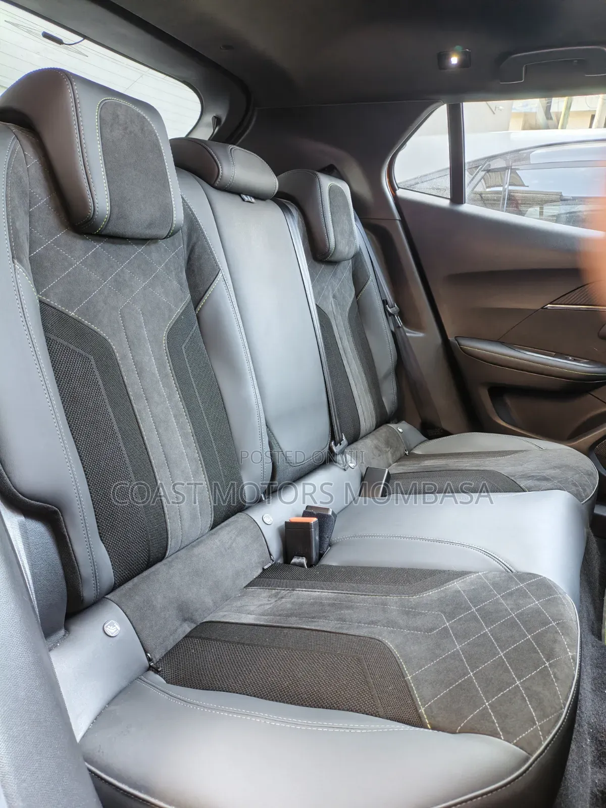 Peugeot 208 2021 Brown