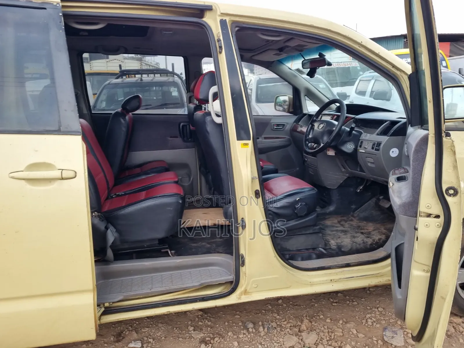 Toyota Noah 2005 Yellow