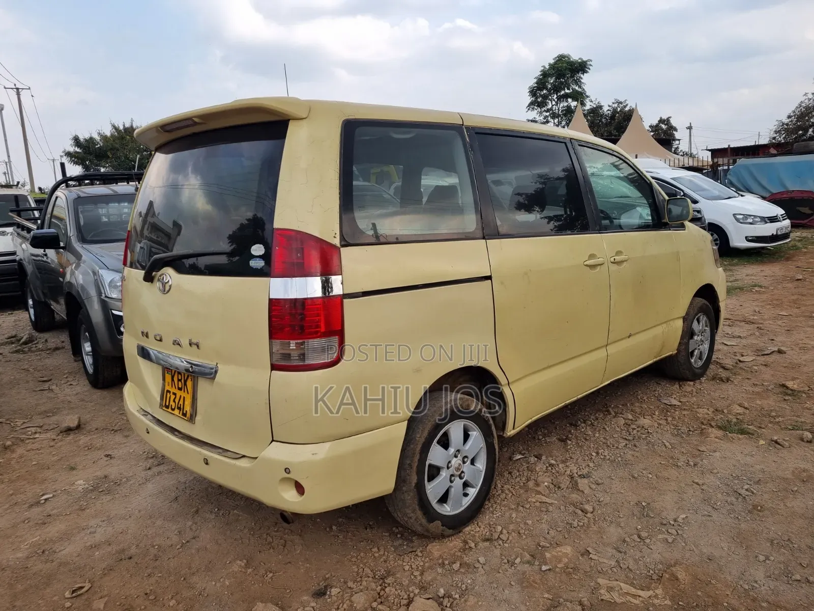 Toyota Noah 2005 Yellow