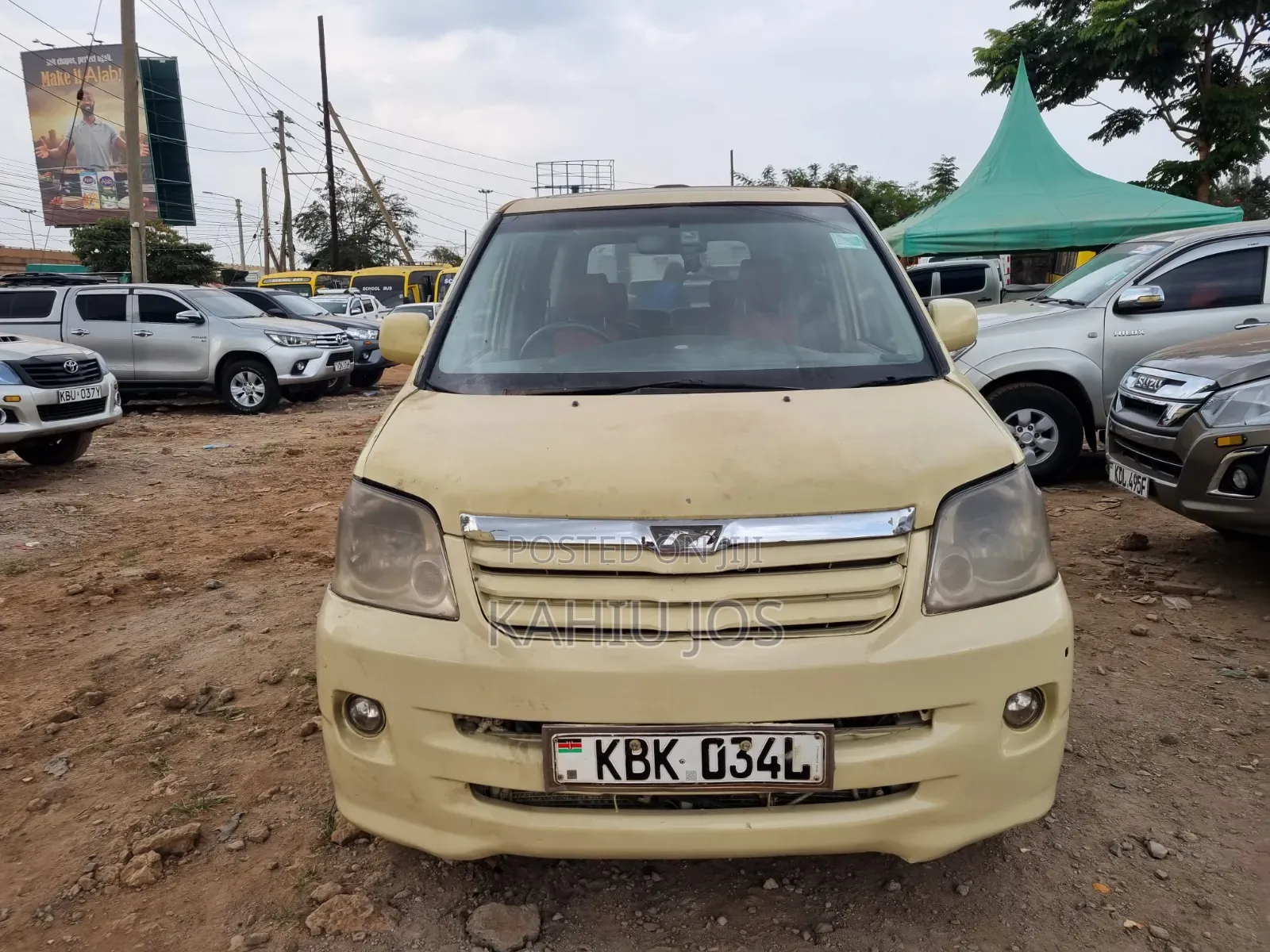 Toyota Noah 2005 Yellow