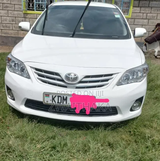 Toyota Corolla 2011 Pearl