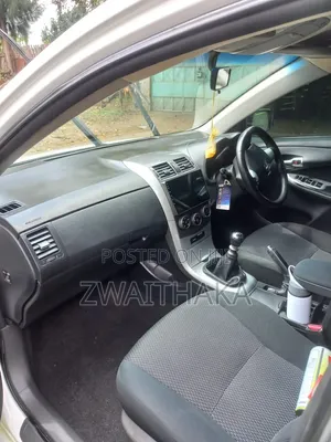 Toyota Corolla 2011 Pearl