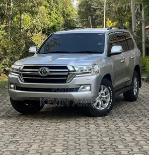 Toyota Land Cruiser 4.5 V8 VXR 2017 Silver