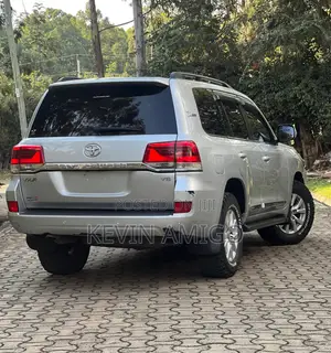Toyota Land Cruiser 4.5 V8 VXR 2017 Silver