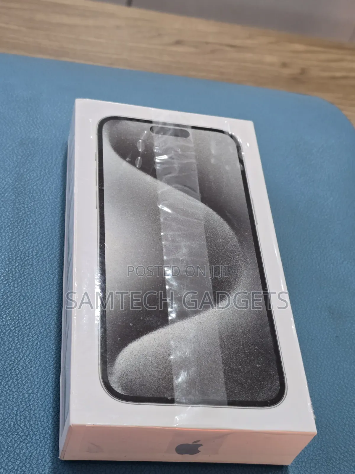 New Apple iPhone 15 Pro Max 256 GB White