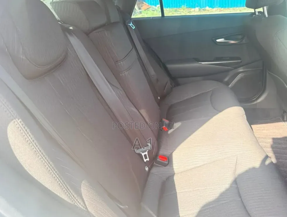 Toyota Crown 2019 Off white