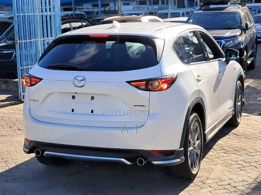 Mazda CX-5 2019 Off white
