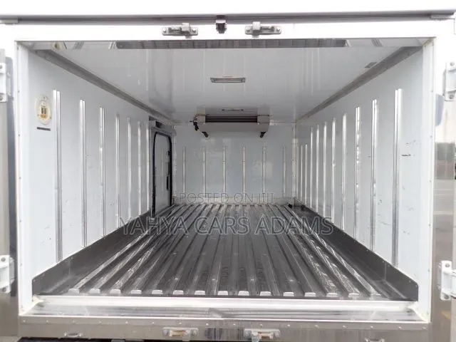 Isuzu Elf Freezer