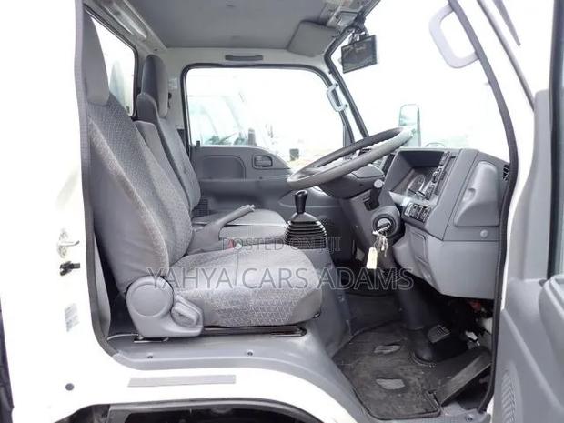 Isuzu Elf Freezer - thumbnail 8