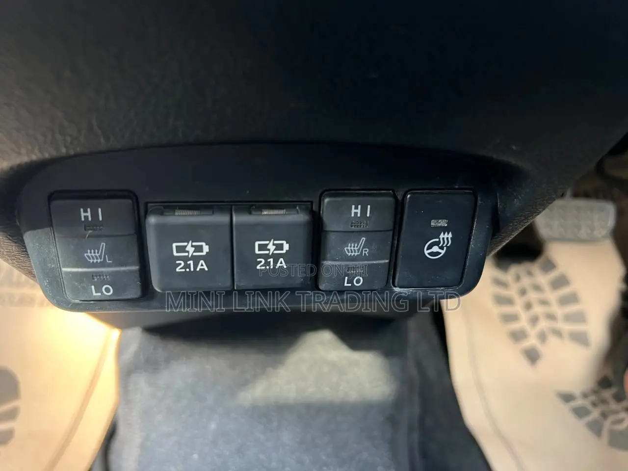 Toyota Sienta 1.5 FWD (6-seater) 2019 Pearl