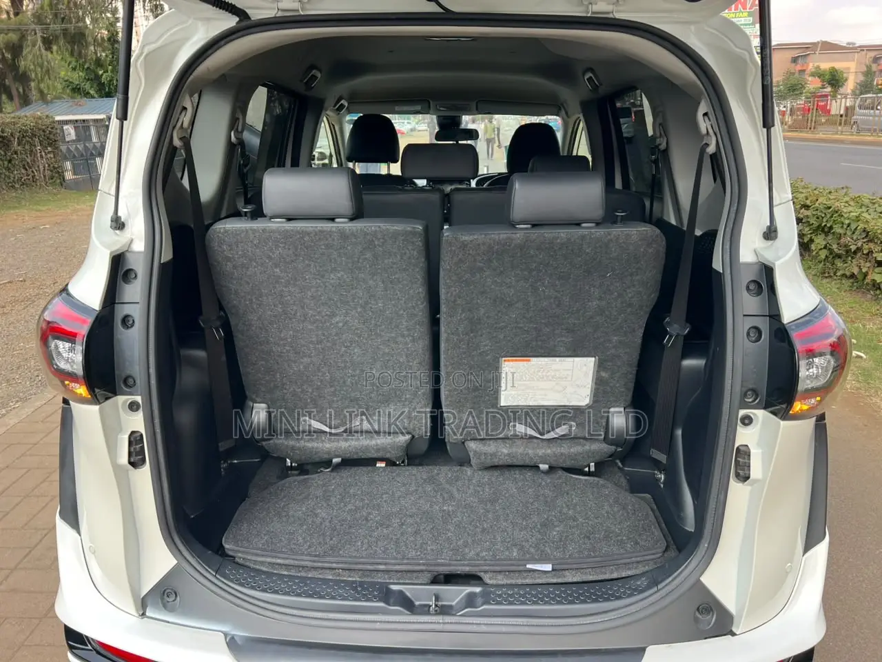 Toyota Sienta 1.5 FWD (6-seater) 2019 Pearl
