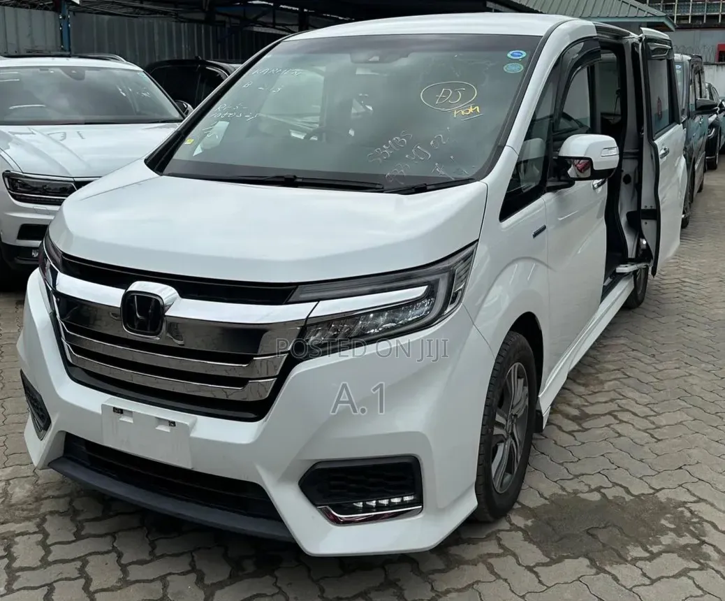 Honda Stepwgn 2019 White