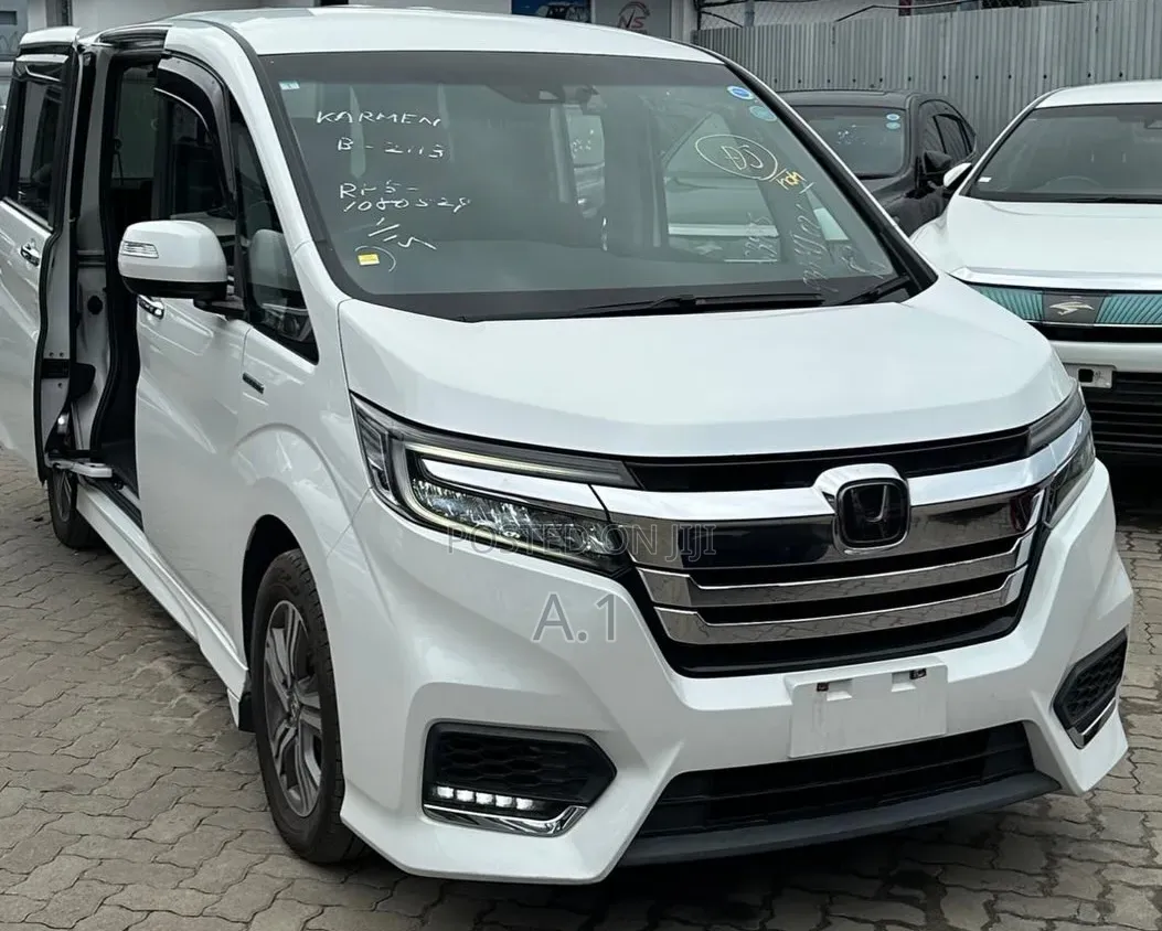 Honda Stepwgn 2019 White