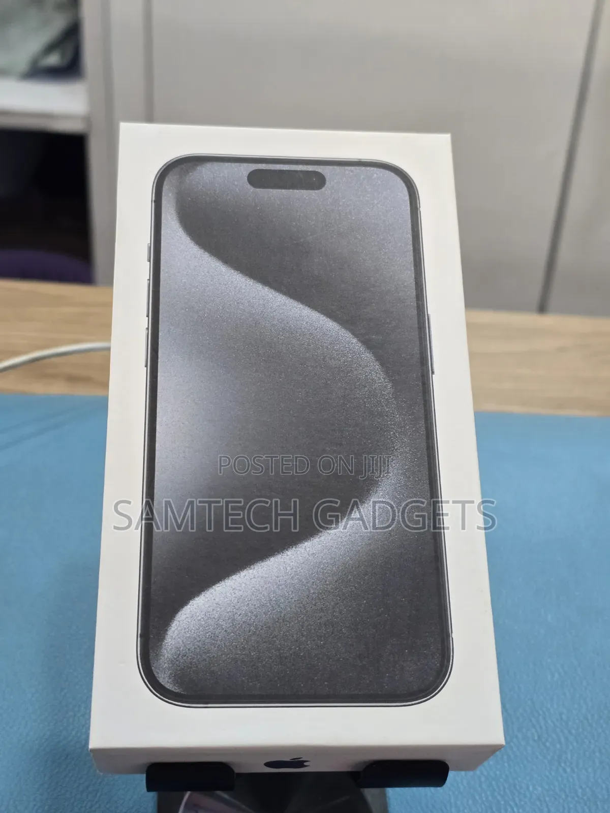 New Apple iPhone 15 Pro 256 GB Blue
