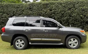 Toyota Land Cruiser 5.7 V8 2012 Gray