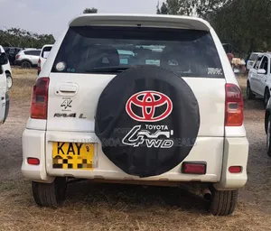 Toyota RAV4 2005 White