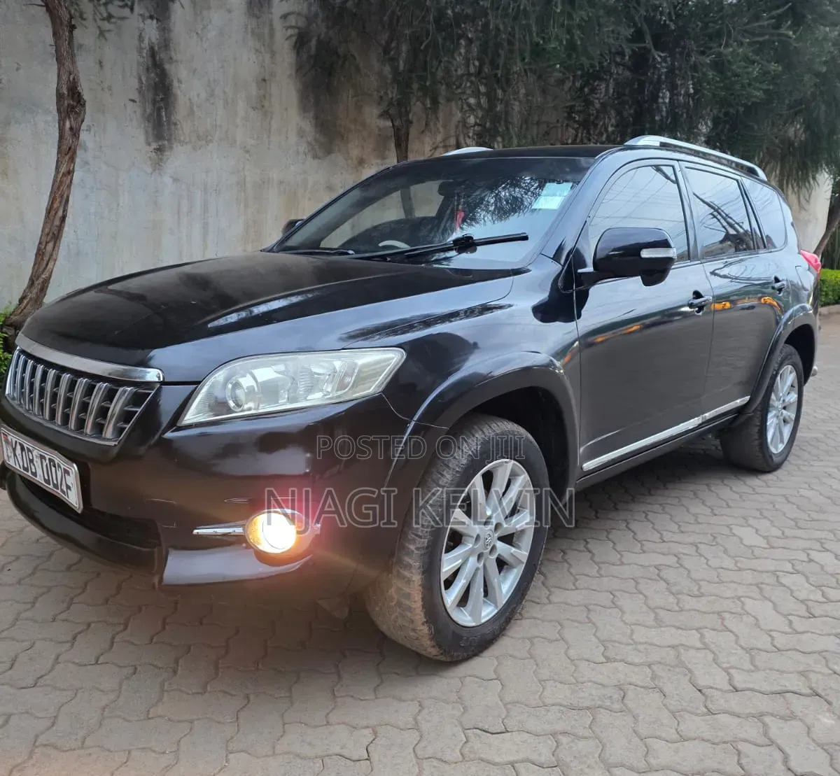 Toyota Vanguard 2013 Black