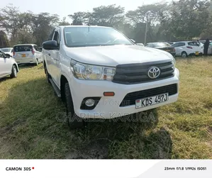 Toyota Hilux 2017 White