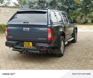 Isuzu D-MAX 2010 Black