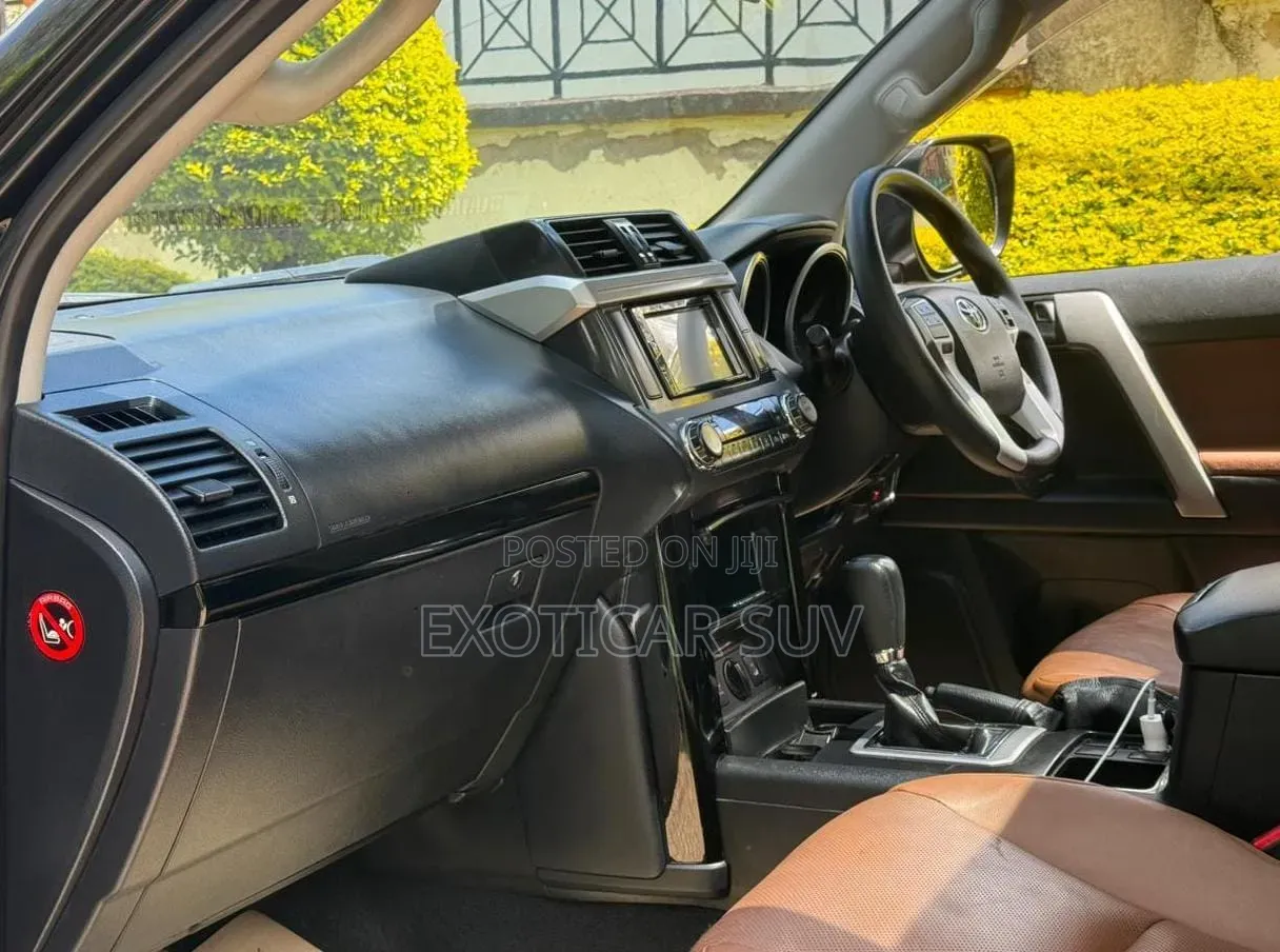 Toyota Land Cruiser Prado 2017 Black