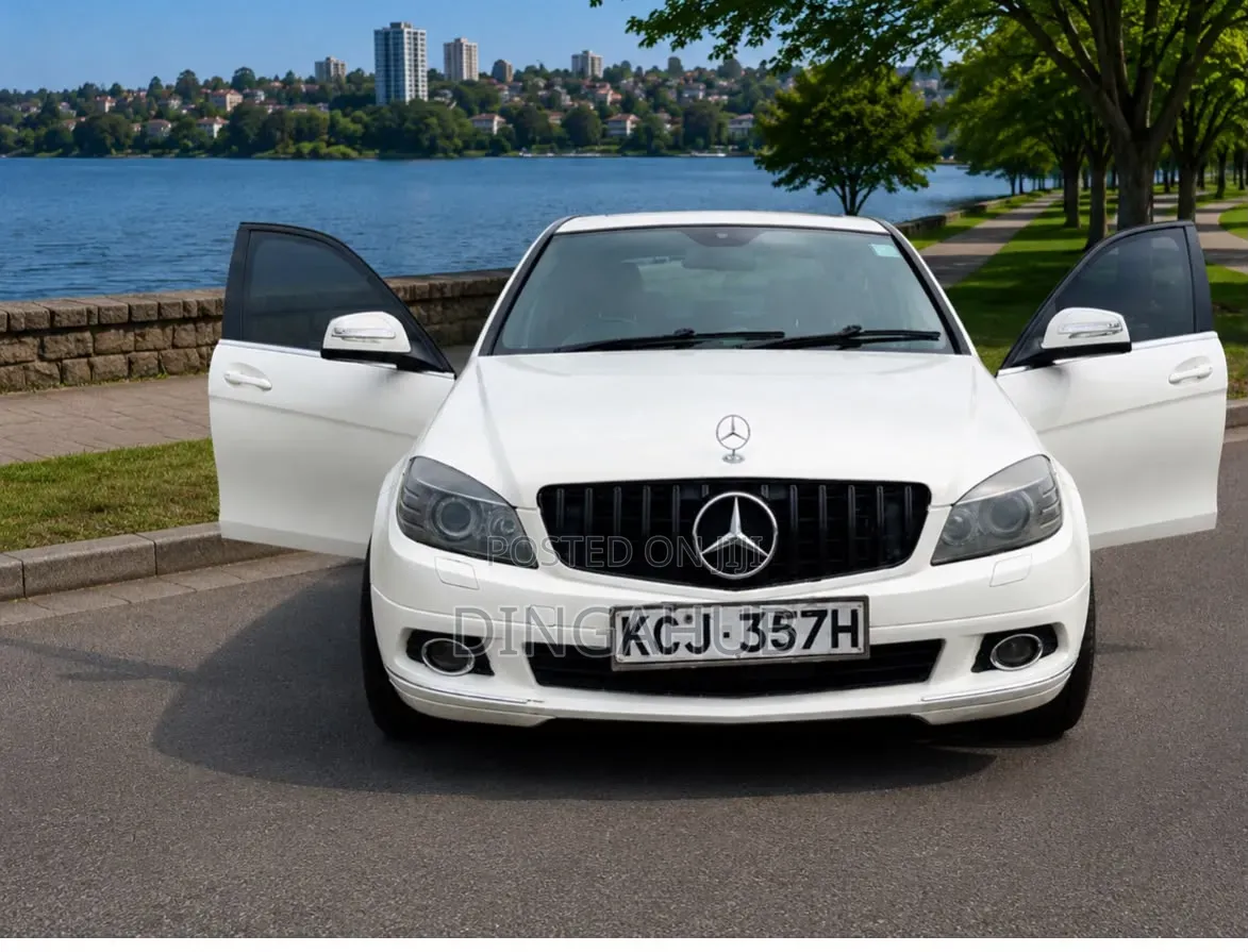 Mercedes-Benz C200 2009 White