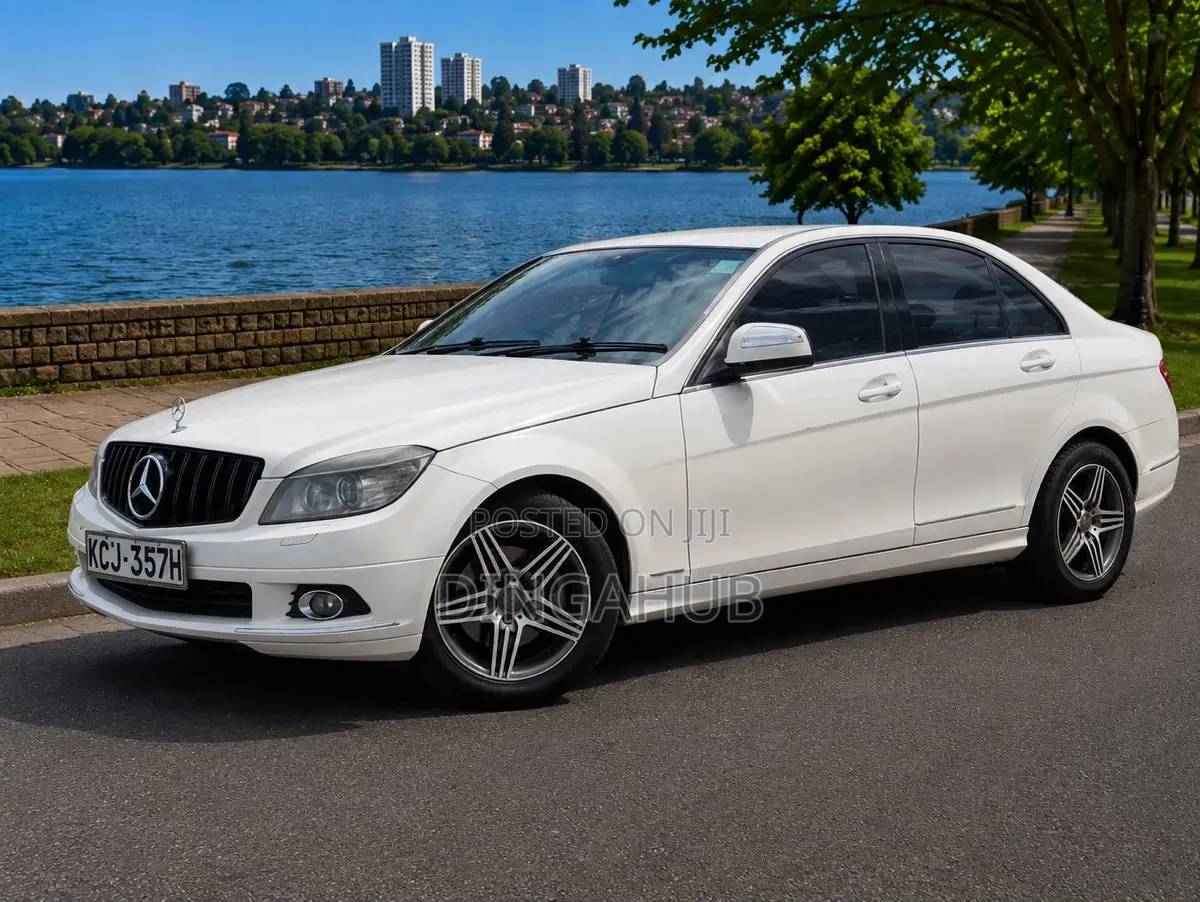 Mercedes-Benz C200 2009 White