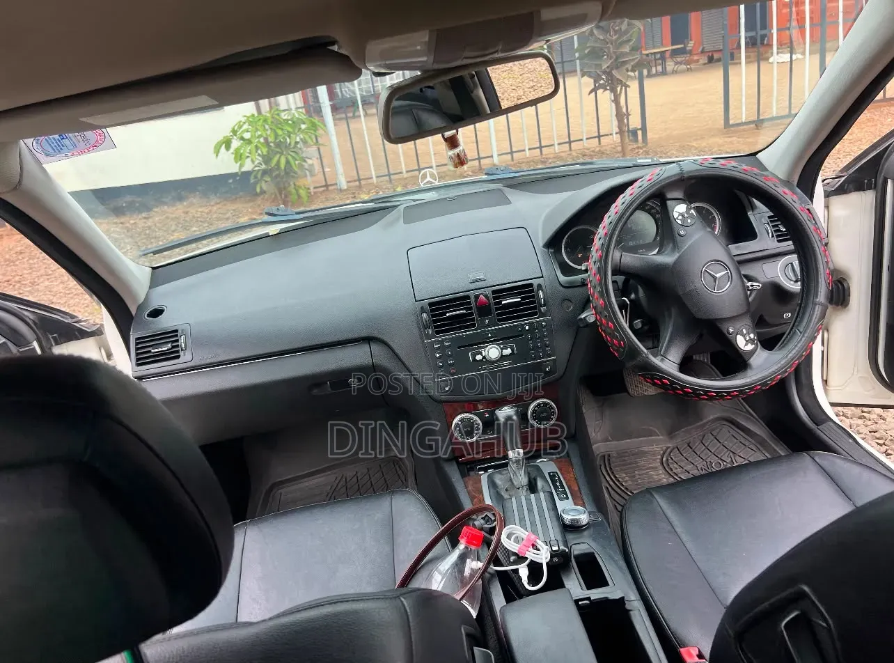 Mercedes-Benz C200 2009 White